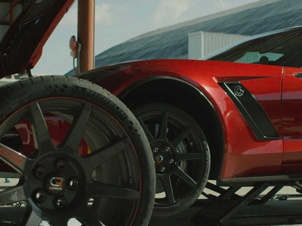 Genovation GXE Breaks World Speed Record with Michelin Tires